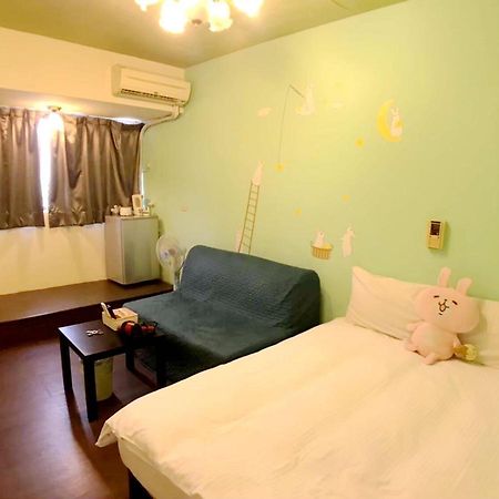 Happines Trip Inn Taichung Bagian luar foto