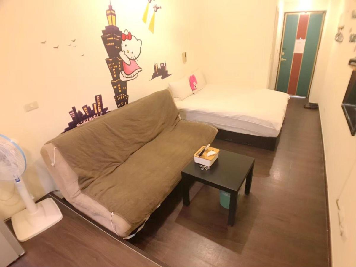 Happines Trip Inn Taichung Bagian luar foto